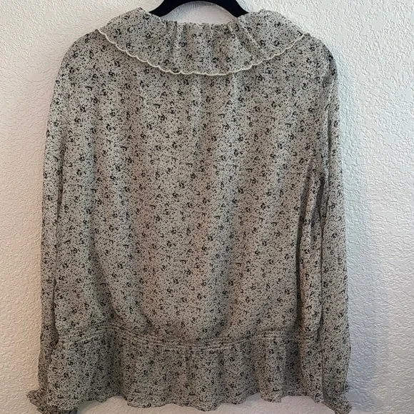 Universal Thread Gray and White Ruffled Tie Front Blouse - Picture 5 of 5